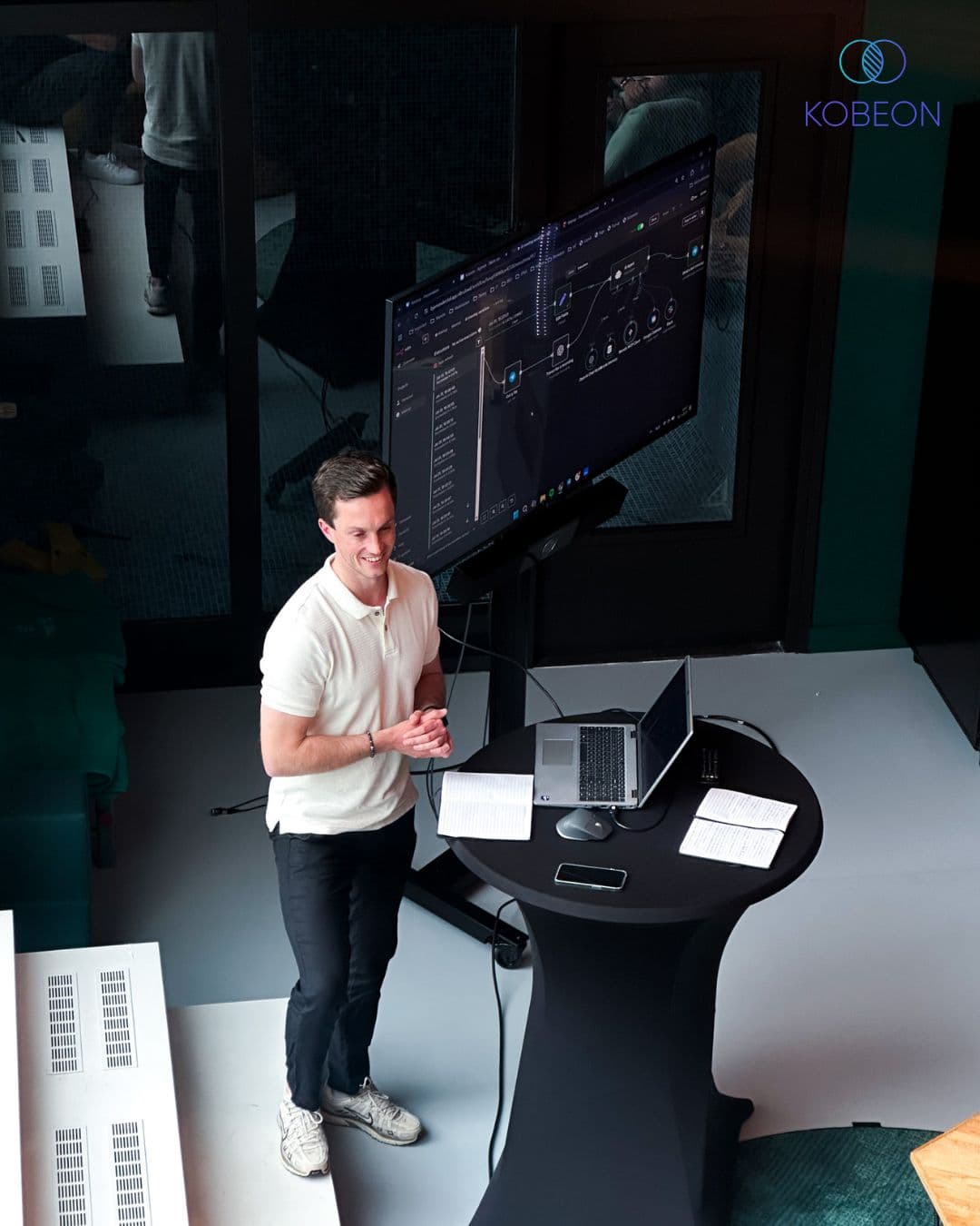 Live bouwen: een Mendix-workflow op het grote scherm tijdens de sessie.