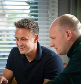 Bjarn Onderstal en Sjoerd Beljon lachen samen